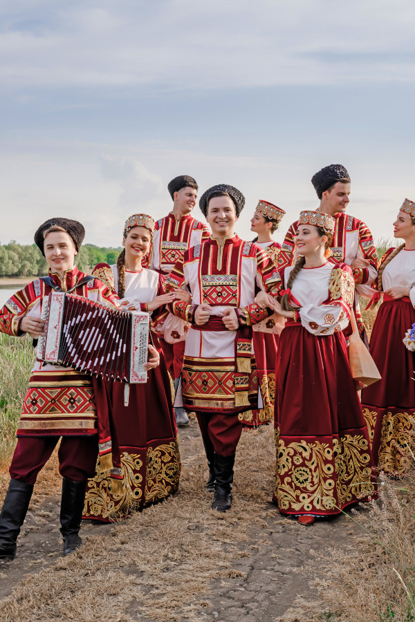 Народные хиты от ансамбля Ивушка